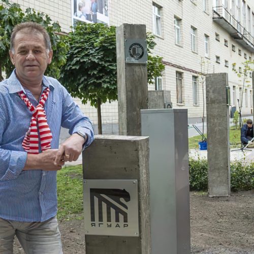 АЛЕЯ ВИДАТНИХ ВИПУСКНИКІВ КНУБА